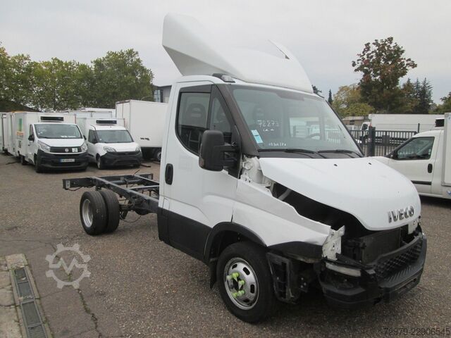 Chassis de carrinha IVECO 35 C13*Fahrgestell*