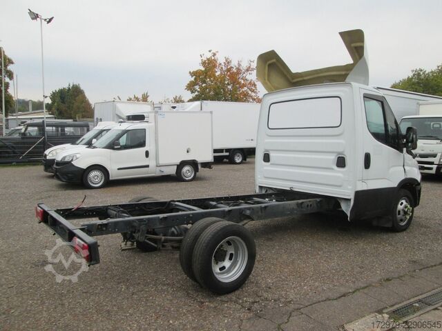 Chassis de carrinha IVECO 35 C13*Fahrgestell*