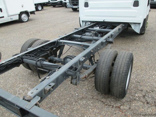 Chassis de carrinha IVECO 35 C13*Fahrgestell*