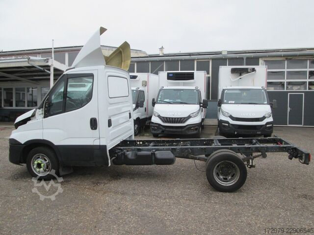 Chassis de carrinha IVECO 35 C13*Fahrgestell*