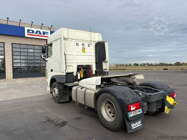 Tracteur routier standard DAF XF 530 FT