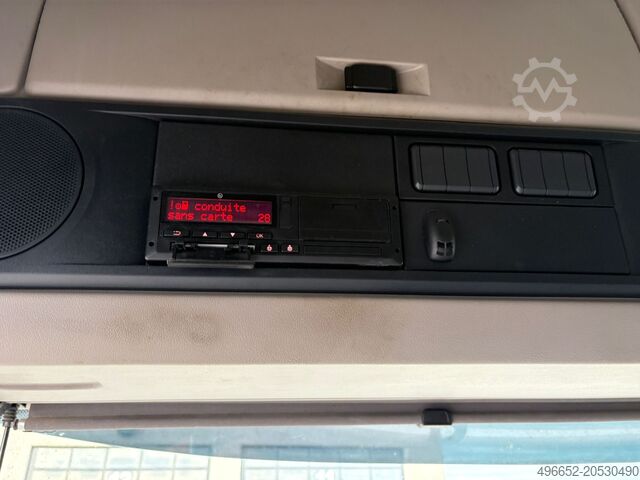 Tracteur routier standard DAF XF 530 FT