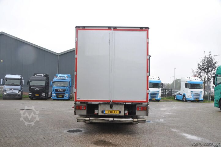 Kuffert Mercedes-Benz Antos 2135 4X2 2018 BOX 9m + HEATING