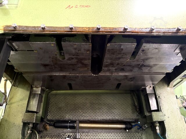 Tryk på HAULICK ROOS RVD 40