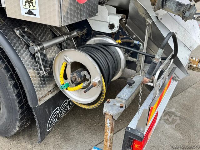 Zuigvoertuig Volvo FL220 + JUROP VJC 6/3 KOLKENZUIGER