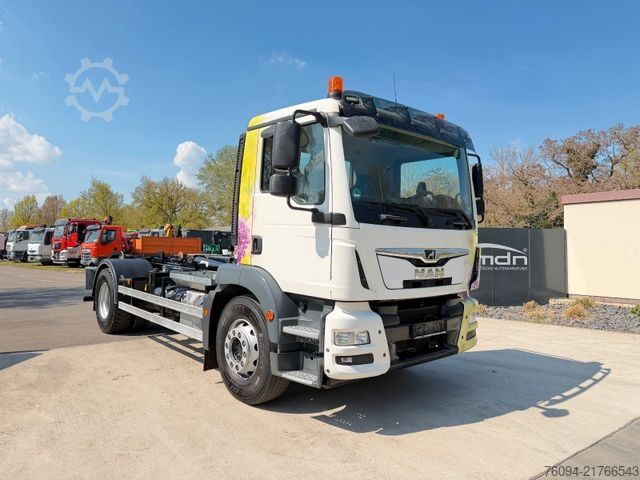 Φορτηγό γερανός roll-off MAN TGM 18.290 4x2 Abrollkipper AHK