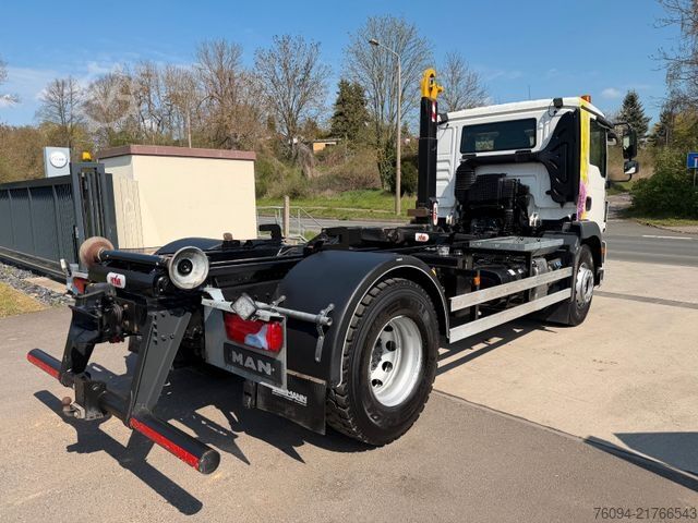 Φορτηγό γερανός roll-off MAN TGM 18.290 4x2 Abrollkipper AHK