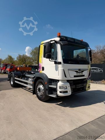 Φορτηγό γερανός roll-off MAN TGM 18.290 4x2 Abrollkipper AHK