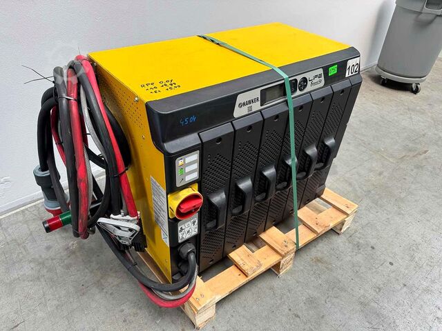 Chargeur HF modulaire pour chariots élévateurs Hawker 80V