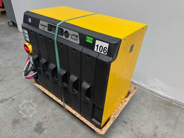 Chargeur HF modulaire pour chariots élévateurs Hawker 80V