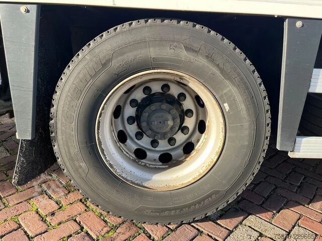 Valise DAF CF 370 FA LUCHTVERING BEIDE ASSEN