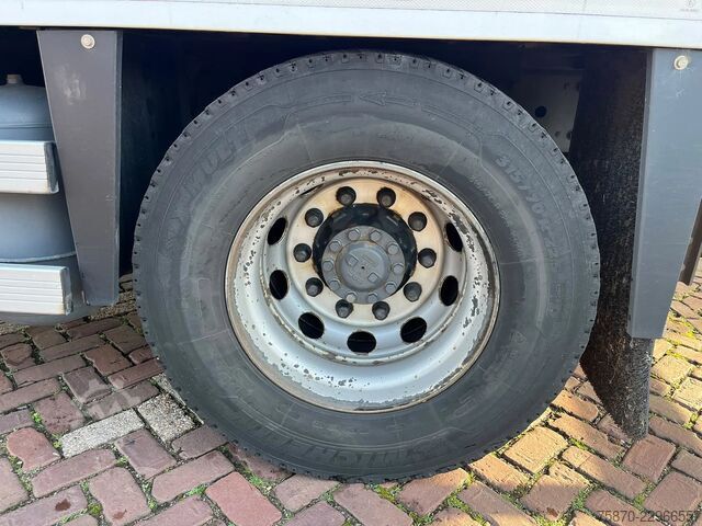 Valise DAF CF 370 FA LUCHTVERING BEIDE ASSEN