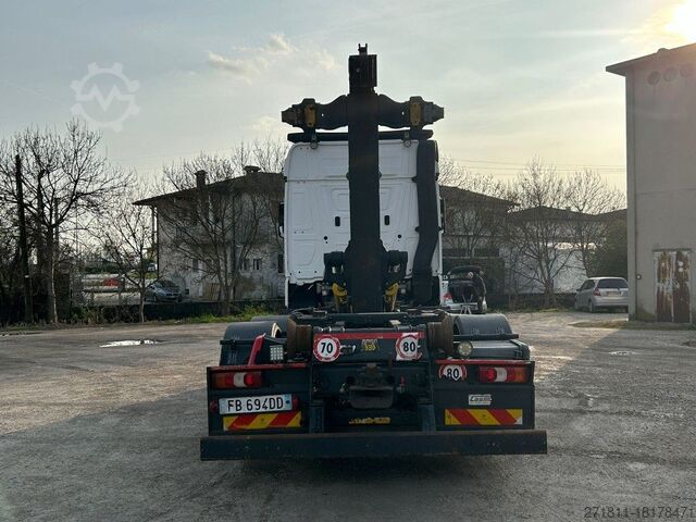 Autocamion cu cârlig pentru containere  MERCEDES ACTROS 25.51 SCARRABILE