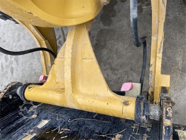 Chargeur CAT 906M (7164)