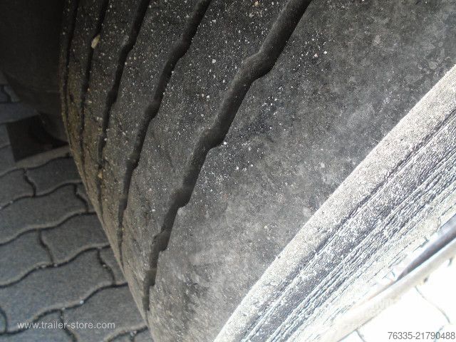 Naczepa otwarta z plandeką Schmitz Cargobull Curtainsider Mega