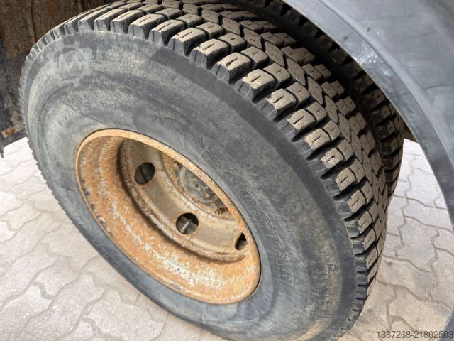 Trevägs tippbil MAN 8.180 Doka / Meiller Kipper