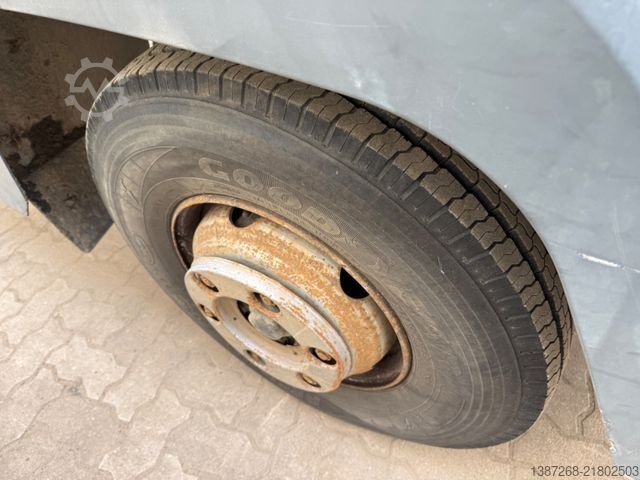 Trevägs tippbil MAN 8.180 Doka / Meiller Kipper