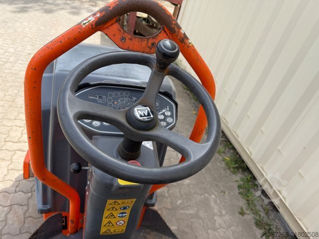 Jednoválcový válec HAMM HD8VV / 2018 BJ / 862 H / 1.580 KG