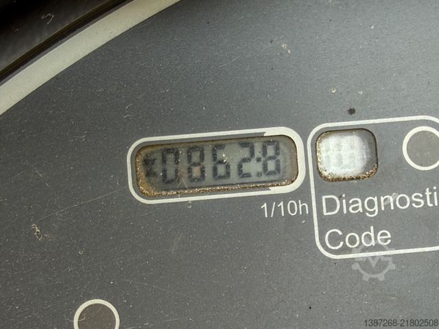 Jednoválcový válec HAMM HD8VV / 2018 BJ / 862 H / 1.580 KG