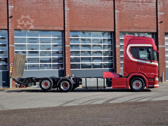 Podvozek s kabinou Scania R580 V8 NGS Highline 6x2*4 - Chassis - Loadlift...