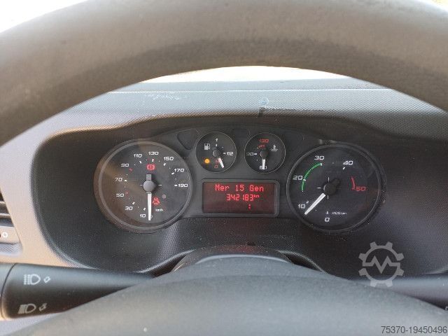 Koelwagen met geïsoleerde laadbak IVECO DAILY 35S13