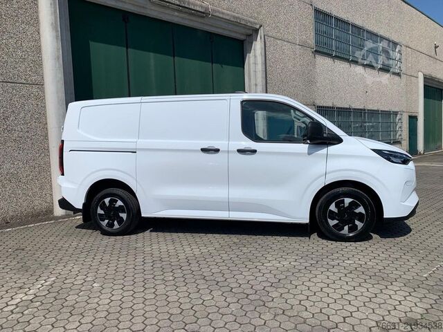 Furgoneta de caja alta Ford E-Custom Van 320 L1 - Autonomia 370 Km