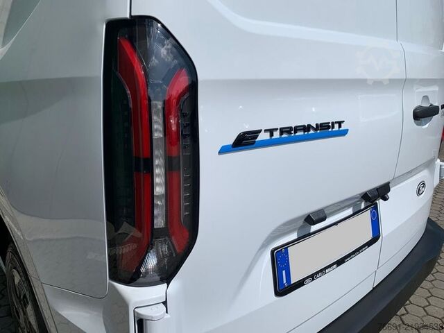Furgoneta de caja alta Ford E-Custom Van 320 L1 - Autonomia 370 Km