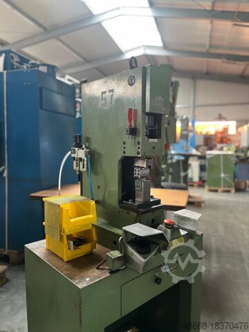Stämpelpress pneumatisk press Hertweck P4