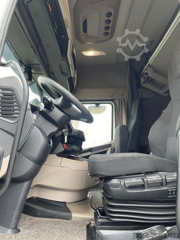 Standard dragbil DAF FT XG 530