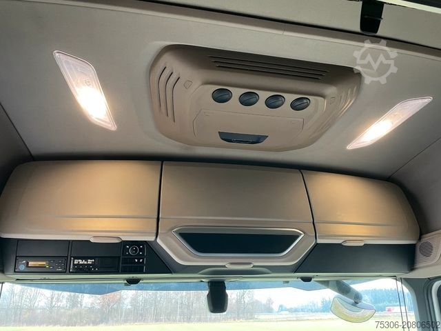 Standard dragbil DAF FT XG 530