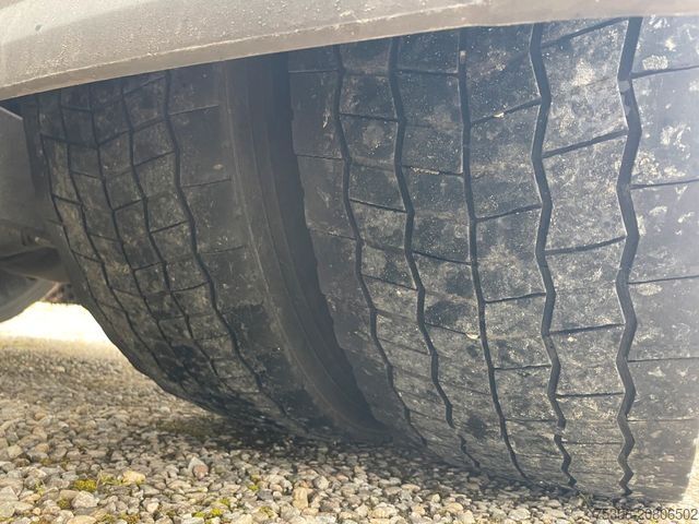 Standard dragbil DAF FT XG 530