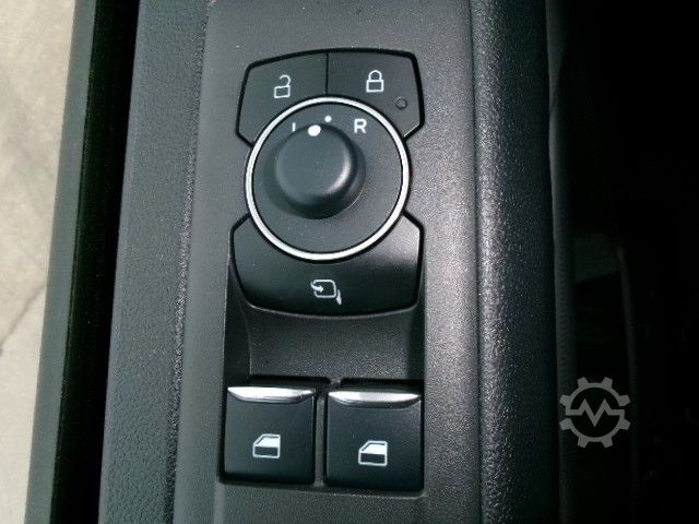 Minibuss FORD Transit Custom 320L1 Trail 100kW AWD AHK 2xS.Tür