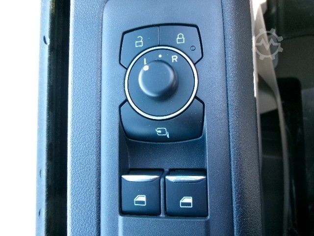 Minibuss FORD Transit Custom 320L1 Trail 100kW AWD AHK 2xS.Tür