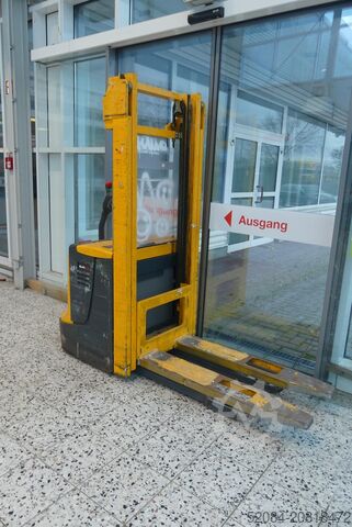 Jungheinrich - elektromos magasemelésű raklapemelő Jungheinrich EJC 14