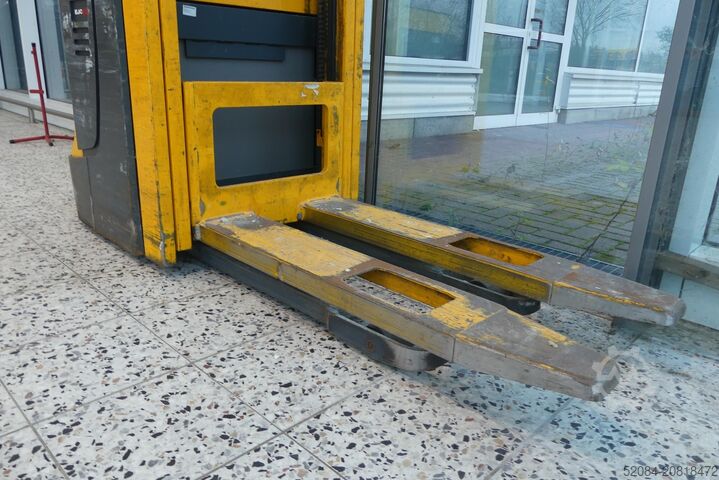 Jungheinrich - elektromos magasemelésű raklapemelő Jungheinrich EJC 14