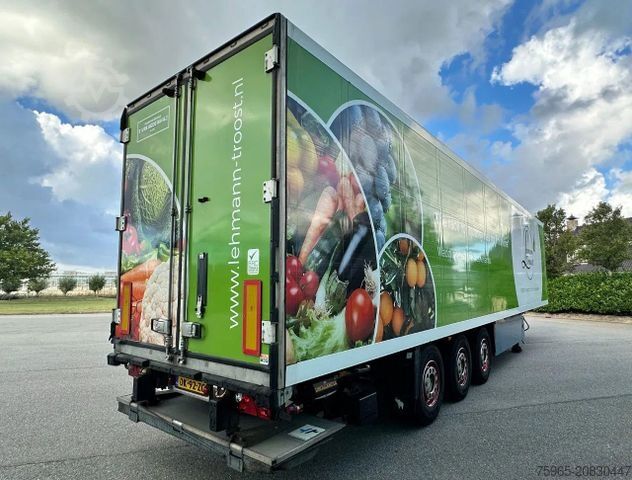 Reefer semitrailer SCHMITZ CARGOBULL SKO 24 THERMO KING SLX 200 ONLY 3645 ENGINE HOUR