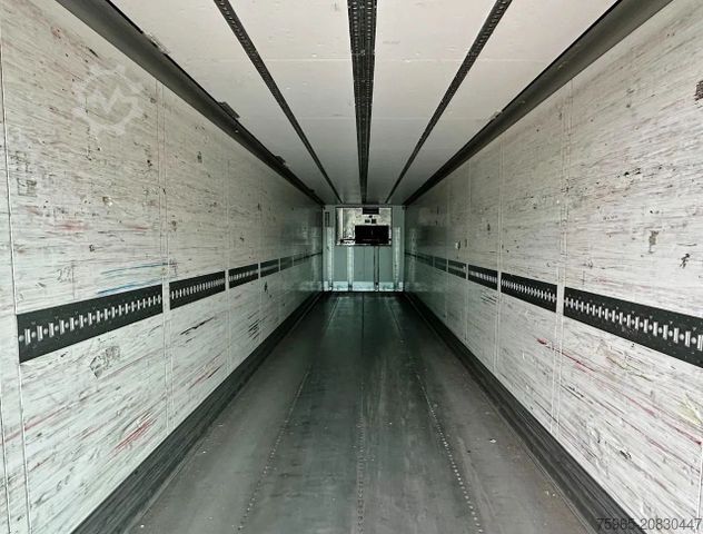 Reefer semitrailer SCHMITZ CARGOBULL SKO 24 THERMO KING SLX 200 ONLY 3645 ENGINE HOUR