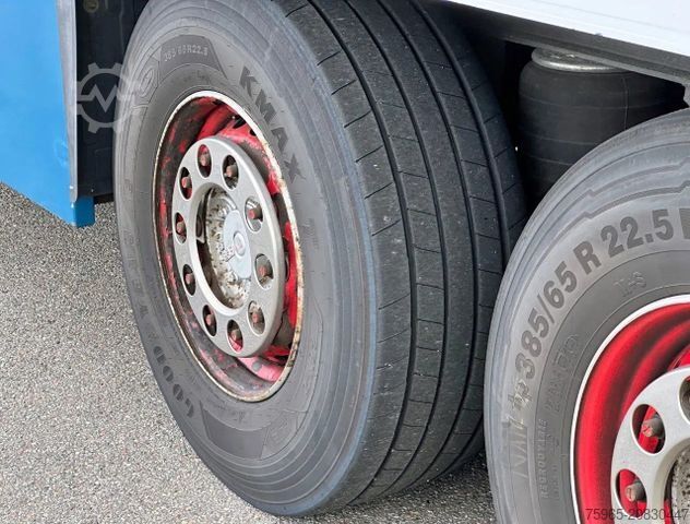 Reefer semitrailer SCHMITZ CARGOBULL SKO 24 THERMO KING SLX 200 ONLY 3645 ENGINE HOUR