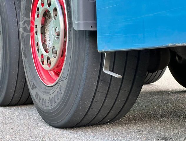 Reefer semitrailer SCHMITZ CARGOBULL SKO 24 THERMO KING SLX 200 ONLY 3645 ENGINE HOUR