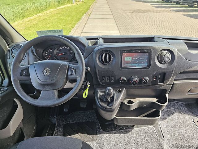 Camion à plateau avec grue RENAULT MASTER T35 HIAB T-CLX13 EURO6