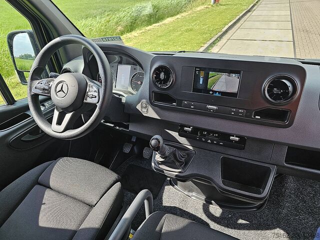 Kombi med högt tak MERCEDES-BENZ SPRINTER 317 L2H2 Mbux Airco