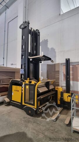 Shelf unit height 7625 mm. OM CARRELLI ELEVATORI XNAAC TE