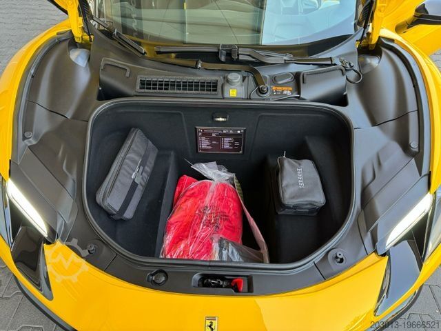 Fourgon FERRARI 296 GTB Coupe