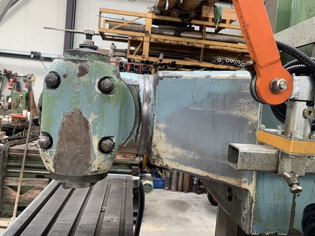 Fresatrice universale DUFOUR F250