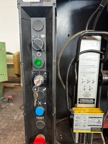 Prensa dobradeira AMADA PROMECAM HFT 130-3