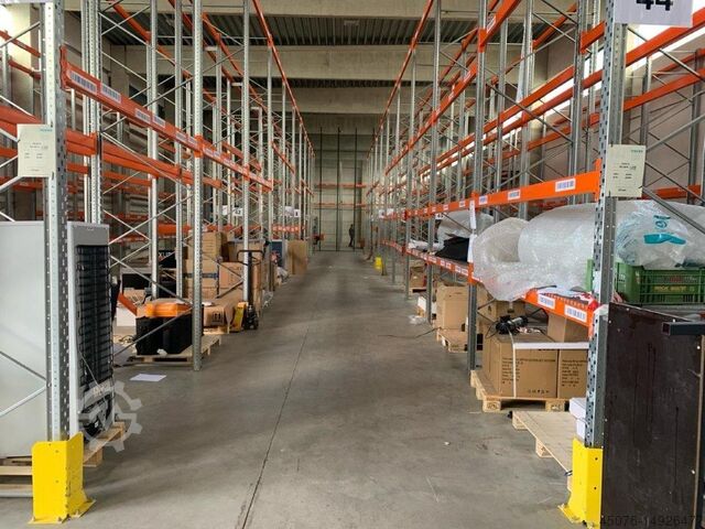 Entrepôt à hauts rayonnages DUWIC Palettenregal 225 lfm