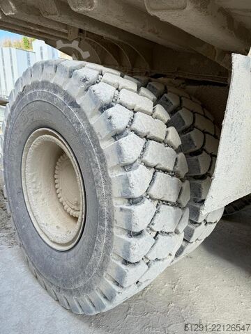Dumper Caterpillar 775G