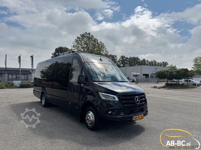 Touringcar MERCEDES-BENZ 519 STORM 21 SITZE GROSSEN KOFFER