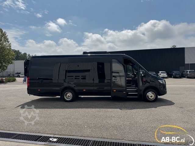 Touringcar MERCEDES-BENZ 519 STORM 21 SITZE GROSSEN KOFFER