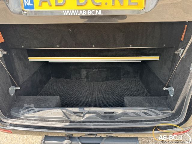 Touringcar MERCEDES-BENZ 519 STORM 21 SITZE GROSSEN KOFFER